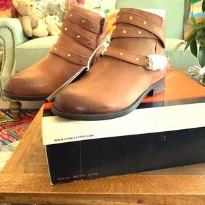 Vionic Brown Booties